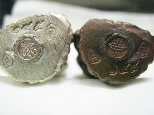 รูปหล่อฐานภูเขา หลวงปู่ศรี ชุดกรรมการ