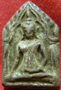 พระขุนแผน เนื้อดินปราสาทขอม หลวงปู่สรวง เทวดาเล่นดิน ปี 19 บ้านละลม จ.ศรีษะเกษ สวยๆครับ