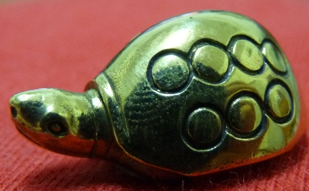 พญาเต่าเรือน วัดบางคลาน เนื้อทองเหลือง รุ่นมงคลมหาลาภ ปี 51 สวยมากครับ