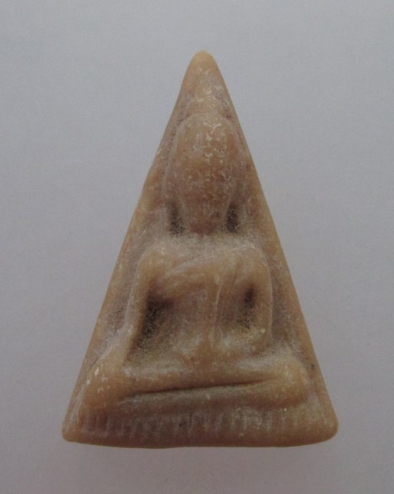 "เคาะเดียว" พระนางพญาหลวงพ่อกวย วัดโฆสิตาราม จ.ชัยนาท เนื้อผงน้ำมัน