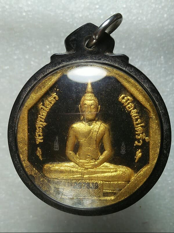 พระผงหลวงพ่อโสธร รุ่นทองประทาน เลี่ยมพลาสติก 