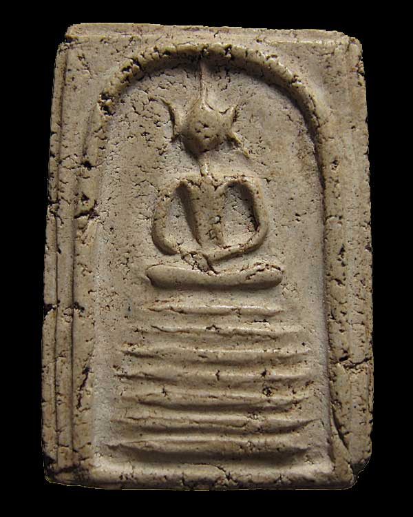 พระสมเด็จเกศไชโย พิมพ์ตลก 7 ชั้น ไหล่ตรง (นอกพิมพ์) 