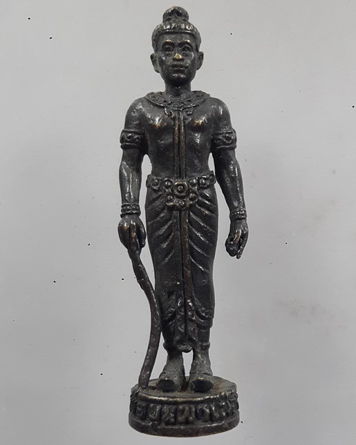 " รูปหล่อ พ่อขุนผาเมือง เก่าๆ สวยๆ ครับ "