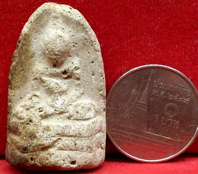 *พิมพ์พระชัยฯครึ่งซีก ผงเทา..ลพ.พริ้ง วัดบางปะกอก*