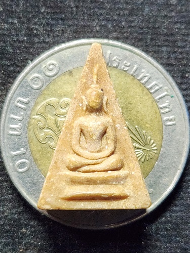  วัดดอยแม่ปั๋ง อ.พร้าว จ.เชียงใหม่  พระเนื้อผงพิมพ์พระพุทธวัดพลับพลา หลวงปู่แหวน สุจิณฺโณ 2520