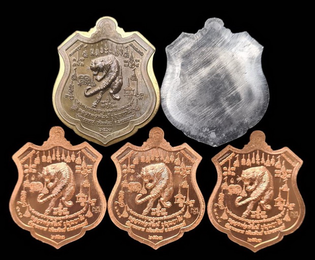 เคาะแรกแดง..พยัคฆ์เจ้าพระยา ๒๕๖๓..รวม ๕ เหรียญ รายละเอียดในโพสต์..ล.พ.พัฒน์ วัดห้วยด้วน จ.นครสวรรค์