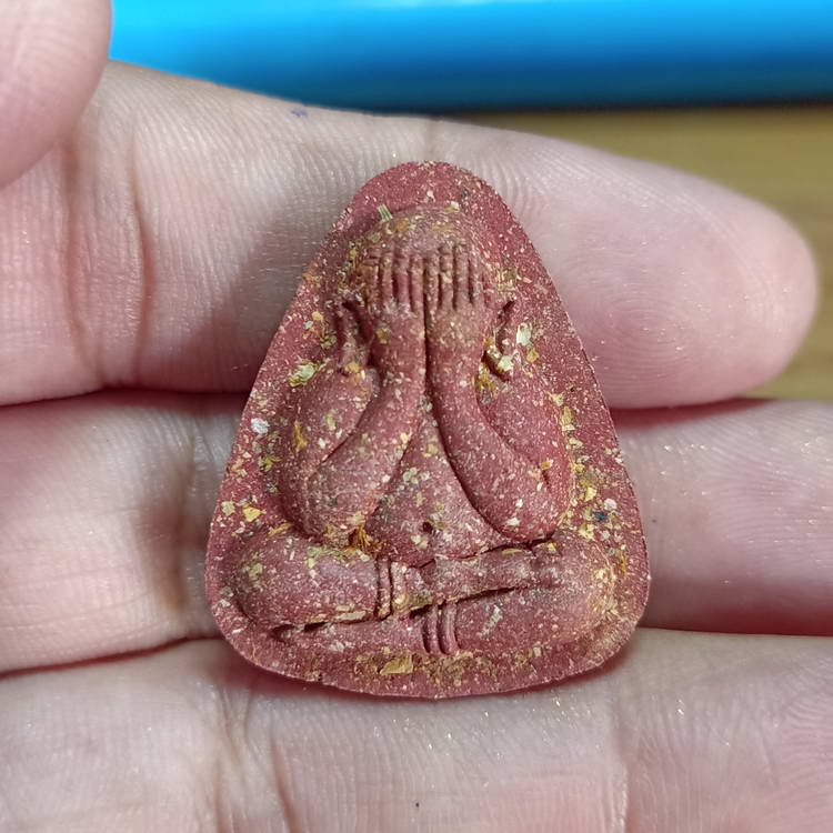 พระปิดตา ปลดหนี้ บูชาครู หลวงพ่อนงค์ (ลูกศิษย์หลวงปู่โต๊ะ) วัดบางน้ำชน เขตธนบุรี จ.กรุงเทพ ปี 2565 