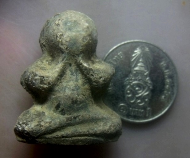 **เบาๆ**พระปิดตา พิมพ์แบบวัดสะพานสูง เนื้อผงลงรัก เก่าๆ**เนื้อจัด สวยๆ เชิญชมครับ