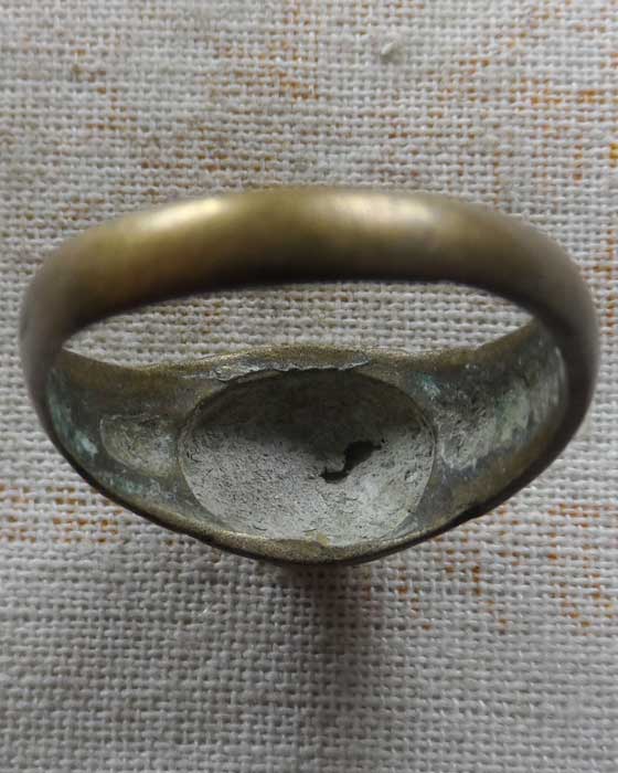 แหวน (ไม่ทราบที่) 